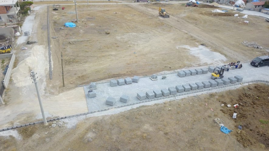 ŞUHUT’ da Kilit Parke Taş Döşemeleri Tüm Hızıyla Sürüyor