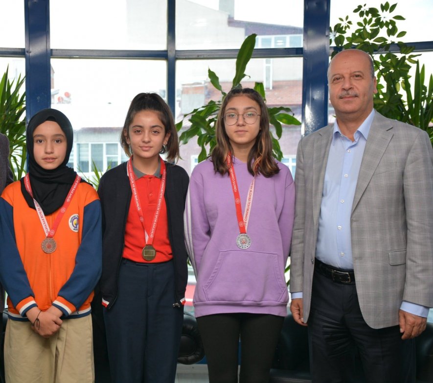 Dünya Kız Çocukları Günü Kutlu Olsun