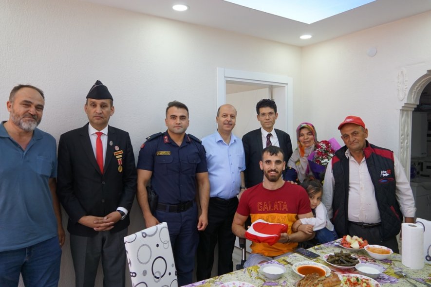 Gazi Ahmet Karakuş Babaevinde Ziyaret Edildi.