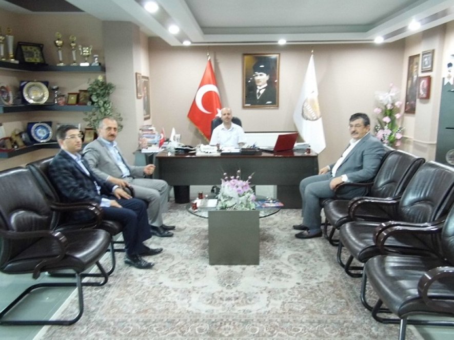 AFYONKARAHİSAR SEMERKAND VAKFI HEYETİ BELEDİYE BAŞKANIMIZ RECEP BOZKURT'U MAKAMINDA ZİYARET ETTİ.