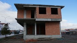 DEVLET BAHÇELİ İŞ MERKEZİ’NDE 3 DAİRE VE 3 DÜKKAN SATIŞA ÇIKIYOR