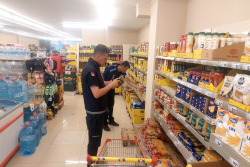 ŞUHUT’TA MARKETLERE ZABITA DENETİMİ DEVAM EDİYOR