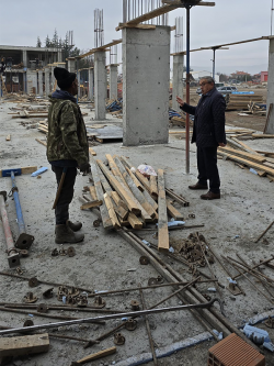 BAŞKAN ÖZAŞKIN, KONUT VE İŞ YERİ PROJESİNİ İNCELEDİ