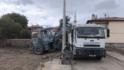 ŞUHUT’TA METRUK BİNA TEMİZLİĞİ DEVAM EDİYOR