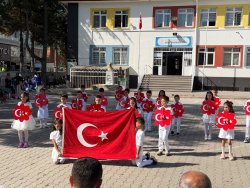 ŞUHUT’TA İLKÖĞRETİM HAFTASI RENKLİ ETKİNLİKLERLE KUTLANDI