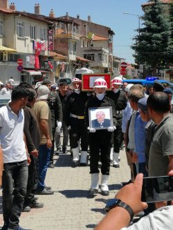 Kıbrıs Gazisi hemşehrimiz Ömer Söğüt'ü kıldığımız cenaze namazıyla Hakk’a uğurladık.