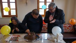 BAŞKAN ÖZAŞKIN’DAN ANLAMLI DOĞUM GÜNÜ SÜRPRİZİ