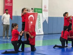 ŞUHUT’TA 19 MAYIS BAYRAMI BÜYÜK COŞKUYLA KUTLANDI