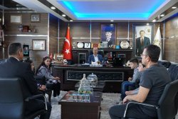 Başkan Bozkurt; Nazik ziyaretleri için Cumhuriyet İlkokulu öğrenci ve öğretmenlerimize teşekkür ederim.