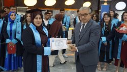 BAŞKAN ÖZAŞKIN’DAN MEZUN GENÇLERE HAYAT DERSİ