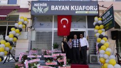  BAŞKAN ÖZAŞKIN  KUAFÖR SALONU AÇILIŞINA KATILDI