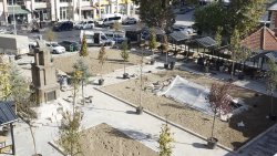 ATATÜRK PARKI’NDA İLK FİDANI BAŞKAN ÖZAŞKIN DİKTİ