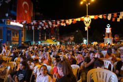 Şuhut Belediyesi 15.Zafer Haftası Kültür ve Sanat Etkinlikleri Kapsamında 4.Günü Açık Hava Sinema Etkinliği İle Tamamladık.