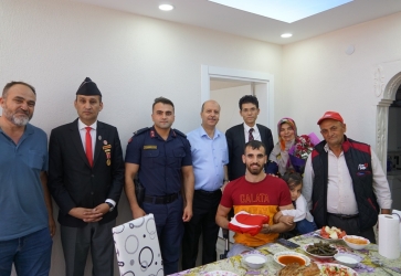 Gazi Ahmet Karakuş Babaevinde Ziyaret Edildi.