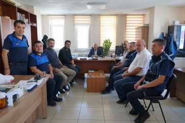 Başkan Bozkurt; Zabıta Haftası münasebetiyle Şuhut'umuza hizmet yolunda birlikte mesai yaptığımız zabıta teşkilatımızla bir araya geldi.