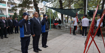 ŞUHUT’TA CUMHURİYET BAYRAMI ÇELENK SUNUMUYLA BAŞLADI