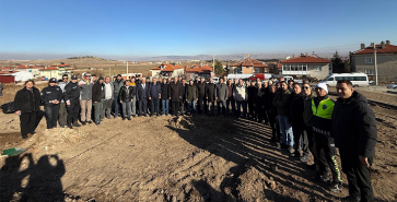 ŞUHUT’TA AĞAÇLAR TOPRAKLA BULUŞTU