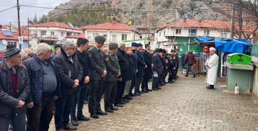 ŞUHUTLU ŞEHİT ANNESİ EBEDİYETE UĞURLANDI