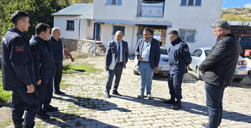 BAŞKAN ÖZAŞKIN’DAN İLYASLI KÖYÜ MUHTARI ÇETİN’E TAZİYE ZİYARETİ