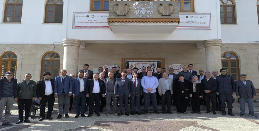 ŞUHUT’TA 19 EKİM MUHTARLAR GÜNÜ KUTLANDI