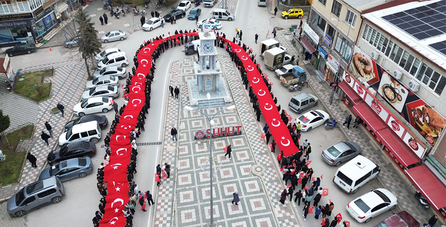 ŞUHUT’TA BAYRAK SEVGİSİ YÜRÜYÜŞÜ YAPILDI