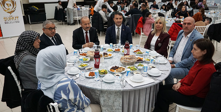 ŞUHUT BELEDİYESİ PERSONEL İFTARINDA BİRLİK VE HİZMET VURGUSU