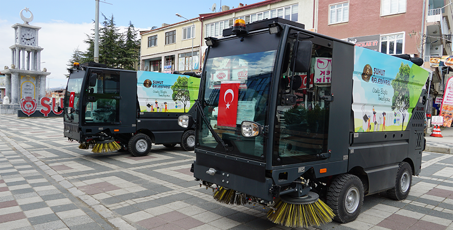 ŞUHUT’A 2 ADET YOL SÜPÜRME ARACI HİBE EDİLDİ
